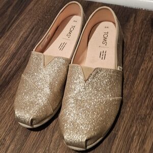 TOMS womens rosegold shoes size 8